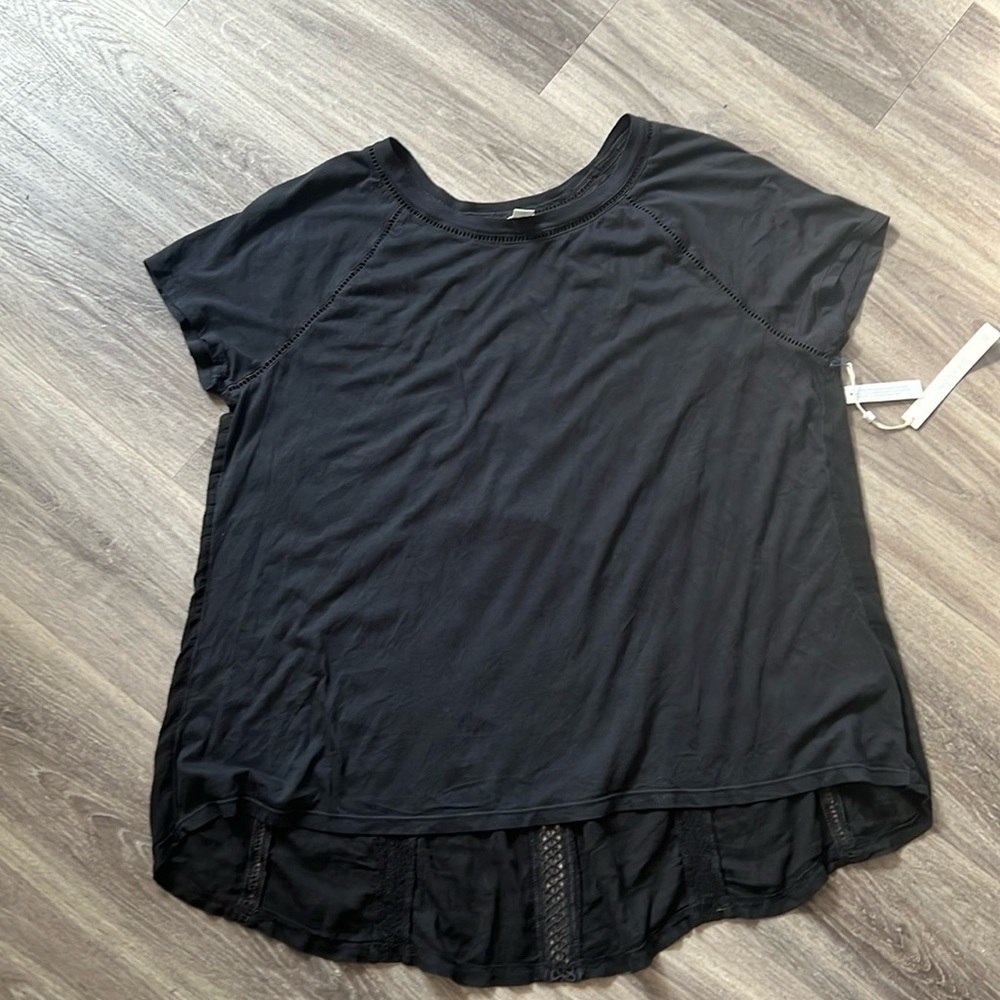 Caslon Black Short Sleeve Scoop Neck Top with Lace Trim